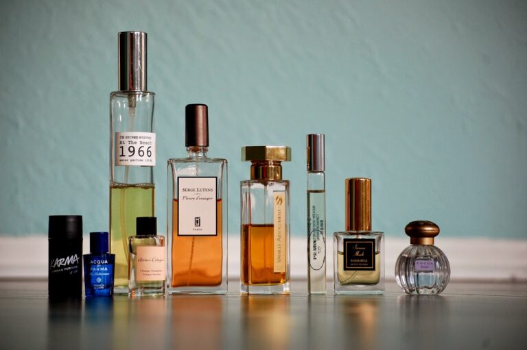 Eau de toilette perfume meaning [Check features + Fragrance Guide]