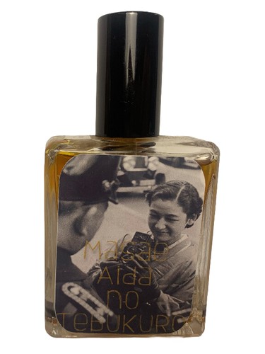 Masae Aida no Tebukuro Phronema perfume