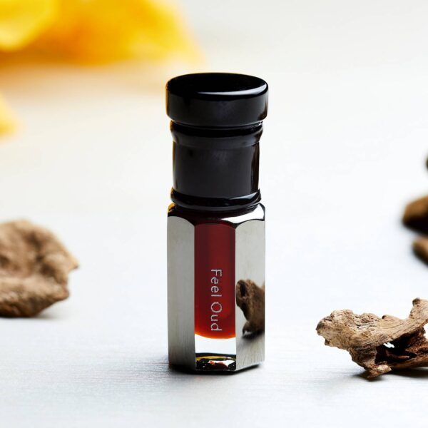 Lotus Oud Feel Oud perfume